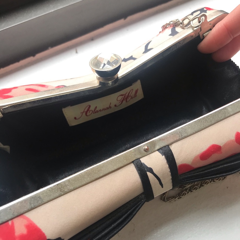 Vintage Alannah Hill Blossom Bow Clutch - Picture 3 of 7